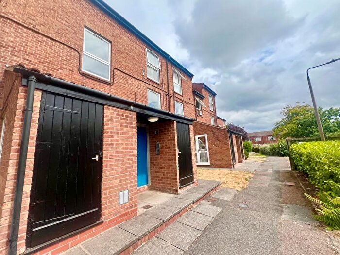 1 Bedroom Flat To Rent In Potters Court, Beeston, NG9