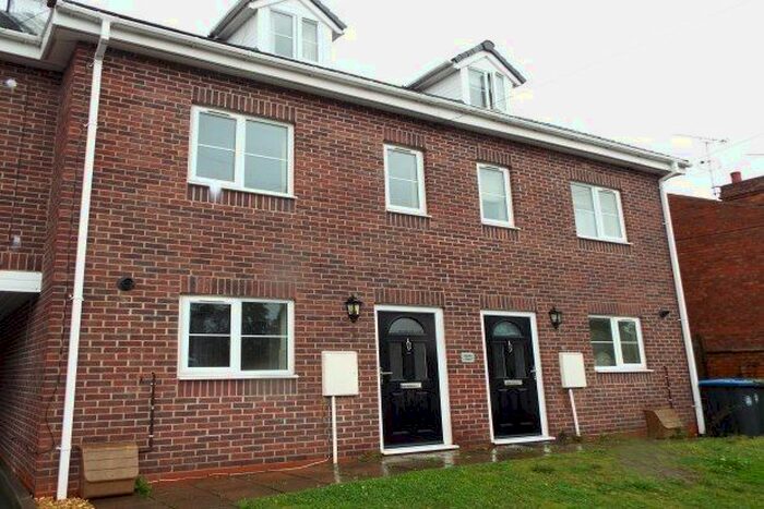 3 Bedroom Property To Rent In Studley Court, Studley, B80
