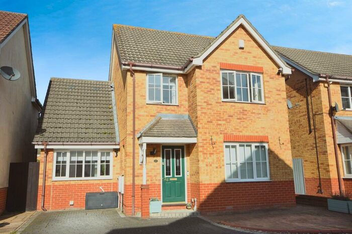 4 Bedroom Detached House For Sale In Moors Croft, Braintree, CM7
