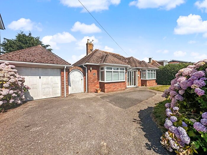 2 Bedroom Detached Bungalow For Sale In Ambleside Avenue, Telscombe Cliffs, BN10
