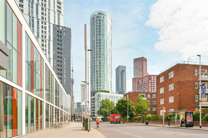 2 Bedroom Flat For Sale In Wandsworth Road, London, SW8