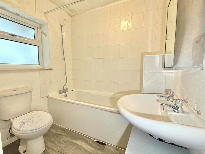1 Bedroom Flat To Rent In Gordon Road, Cliftonville, Margate, CT9