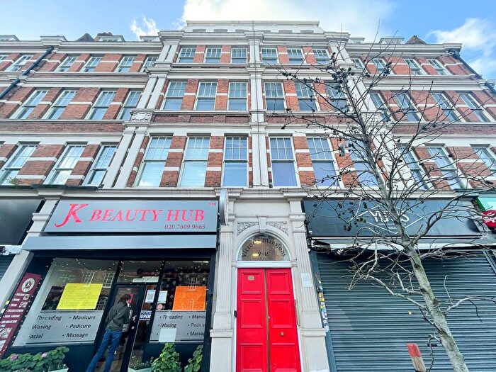 4 Bedroom Flat To Rent In Victoria Mansions, London, N7