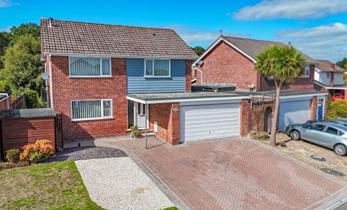 4 Bedroom Detached House For Sale In Rempstone Road, Wimborne, BH21