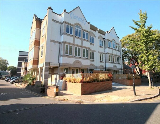 3 Bedroom Flat To Rent In Ealing Green, London, W5
