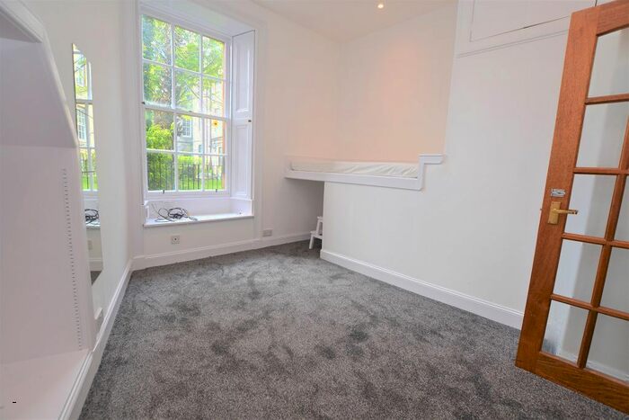 2 Bedroom Flat To Rent In Causewayside, Newington, Edinburgh, EH9