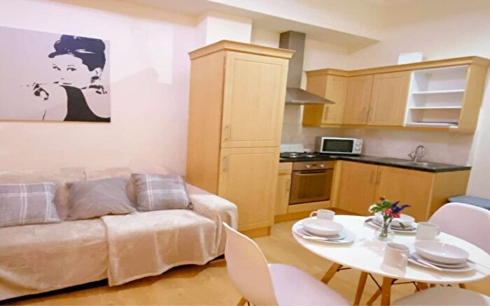 1 Bedroom Flat To Rent In King's Road, London, SW10