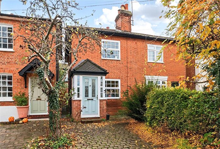 2 Bedroom Semi Detached House For Sale In Stoke Fields, Guildford, GU1