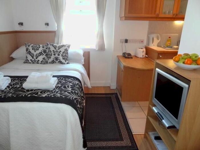 Studio To Rent In Fulham Palace Road, London, W6