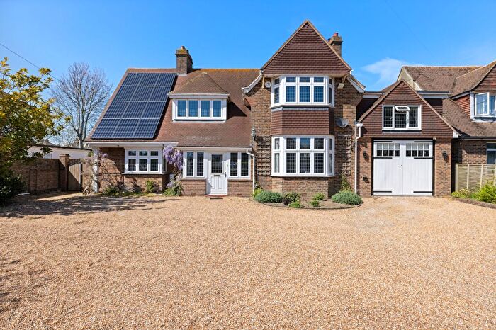 6 Bedroom Detached House For Sale In Hawthorn Road, Bognor Regis, PO21