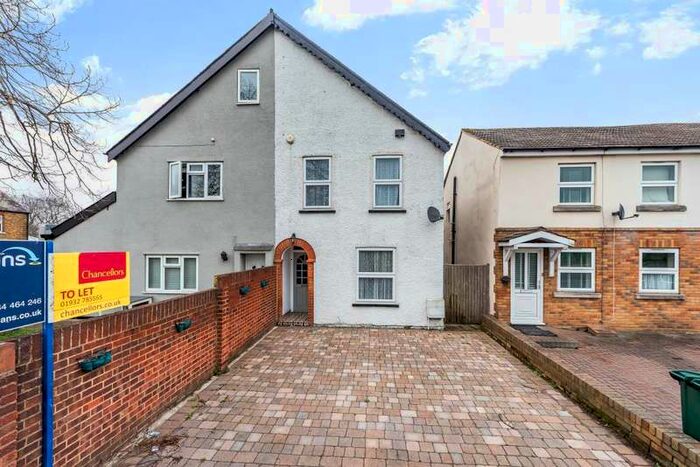 4 Bedroom Semi-Detached House To Rent In Staines Road West, Ashford, TW15