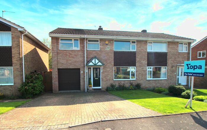 4 Bedroom Semi-Detached House For Sale In Lambourne Avenue, Huntley, Gloucester, GL19