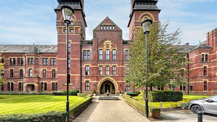 2 Bedroom Flat To Rent In Kingswood Hall, Sheffield, S6