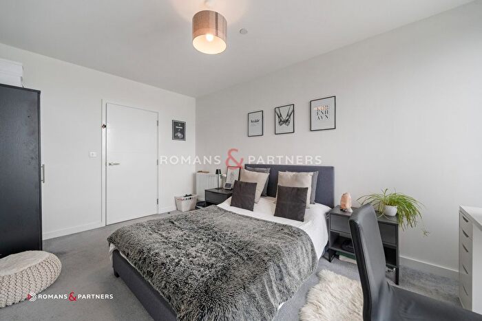 2 Bedroom Flat To Rent In Baronet House, Park Royal, NW10