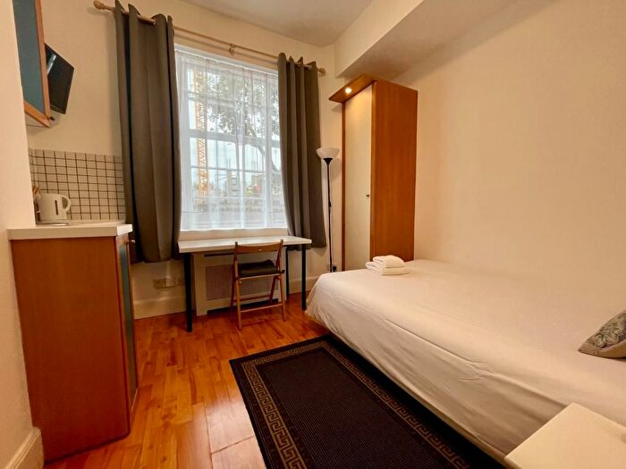 Studio To Rent In Fulham Palace Road, Hammersmith, London, W6