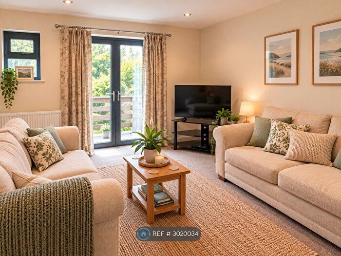 2 Bedroom Maisonette To Rent In Plymouth Road, Totnes, TQ9