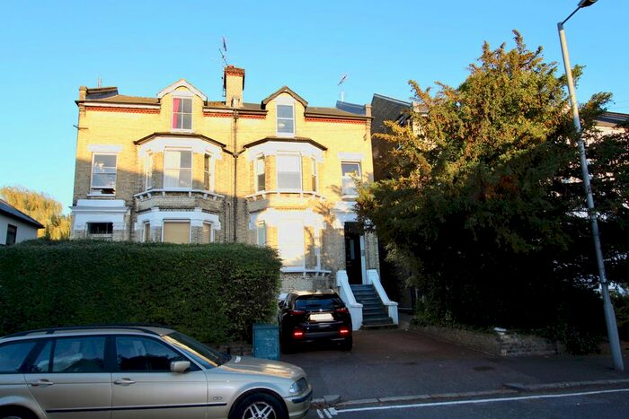 1 Bedroom Flat To Rent In King Charles Road, Berrylands, Surbiton KT5