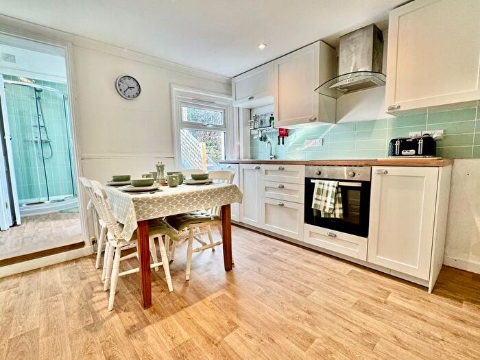 2 Bedroom Semi-Detached House To Rent In St. Andrews Street, Cowes, PO31