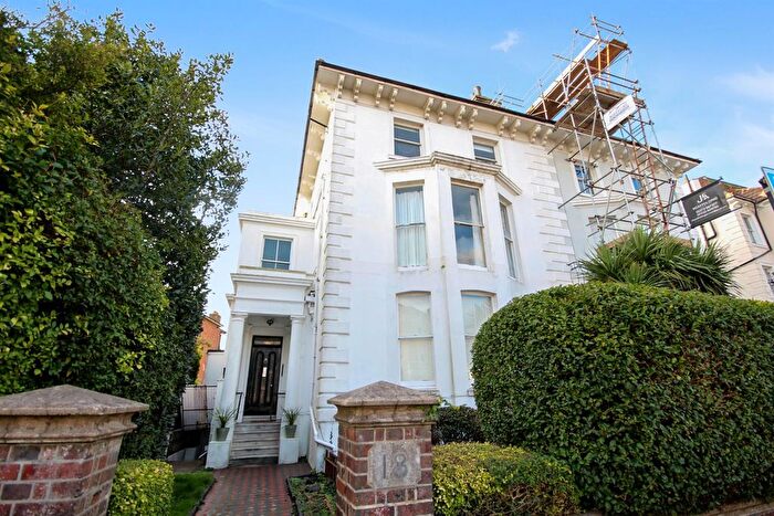 2 Bedroom Flat To Rent In Medina Villas, Hove, BN3