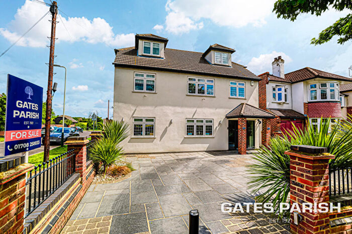 6 Bedroom Detached House For Sale In Cranston Park Avenue, Upminster, RM14