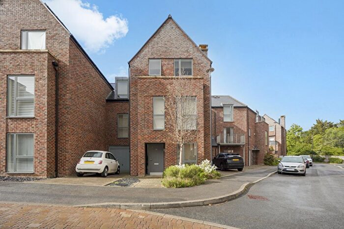 5 Bedroom Link Detached House For Sale In Guardhouse Way, Millbrook Park, NW7