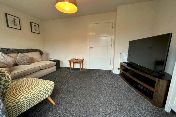 2 Bedroom Property To Rent In Heather Drive, Pontefract, WF8