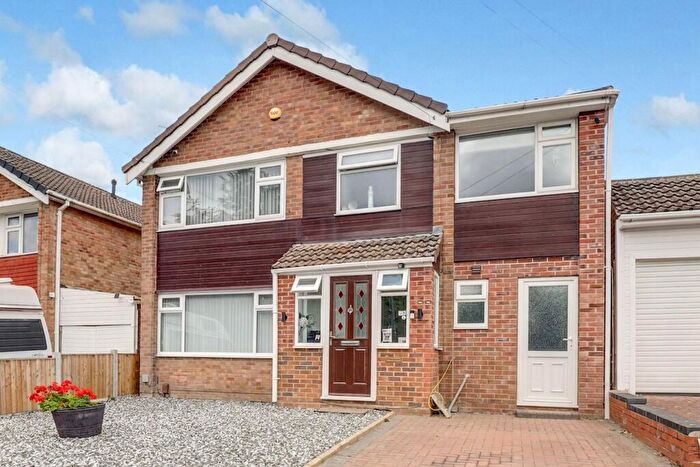 3 Bedroom Detached House For Sale In Dunvegan Drive, Nottingham, NG5