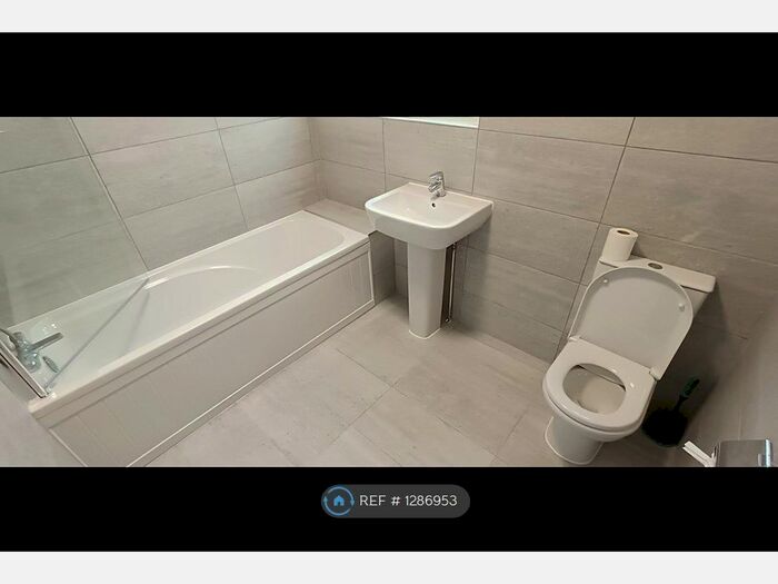 3 Bedroom End Of Terrace House To Rent In Wimborne Road, London N9