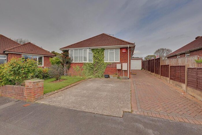 2 Bedroom Detached Bungalow For Sale In Springfield Close, Bedhampton, Havant, PO9