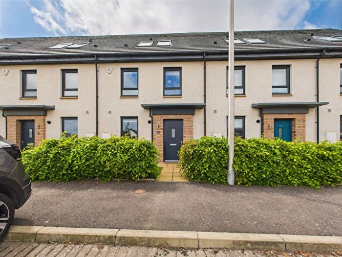 3 Bedroom Town House For Sale In Greenwell Wynd, Edinburgh, EH17