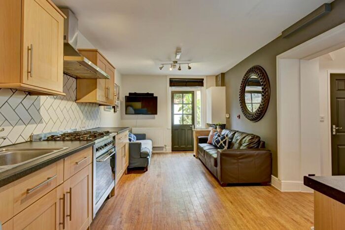 6 Bedroom Terraced House To Rent In Pinhoe Road, Exeter, EX4