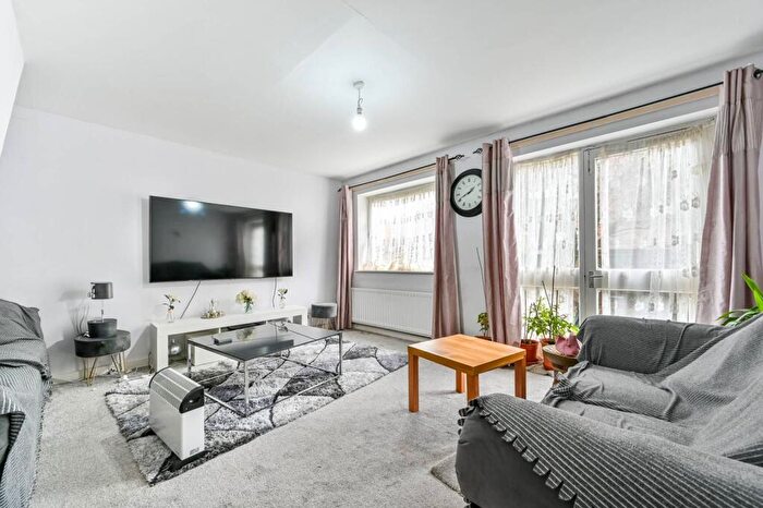 4 Bedroom Terraced House For Sale In Howard Road, Stoke Newington, London, N16