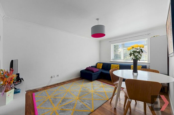 1 Bedroom Flat To Rent In Selhurst Road, Medway Court, SE25