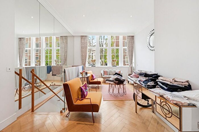 3 Bedroom Flat To Rent In Romney House, Marsham Street, SW1P