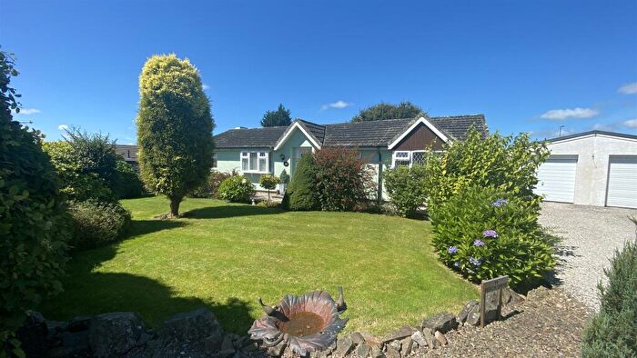 3 Bedroom Park Home For Sale In Trevadlock Hall Park, Nr. Launceston, PL15