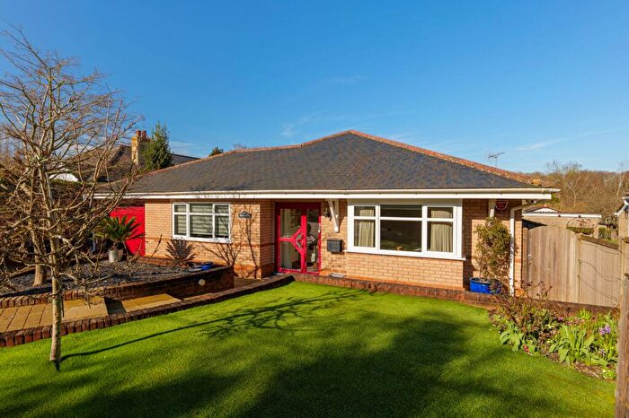 3 Bedroom Detached Bungalow For Sale In Westcourt Lane, Shepherdswell, CT15