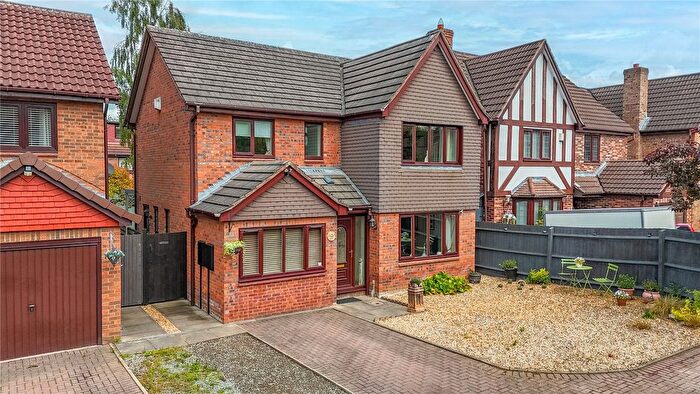 4 Bedroom Detached House For Sale In Durlston Close, Amington, Tamworth, Staffordshire, B77