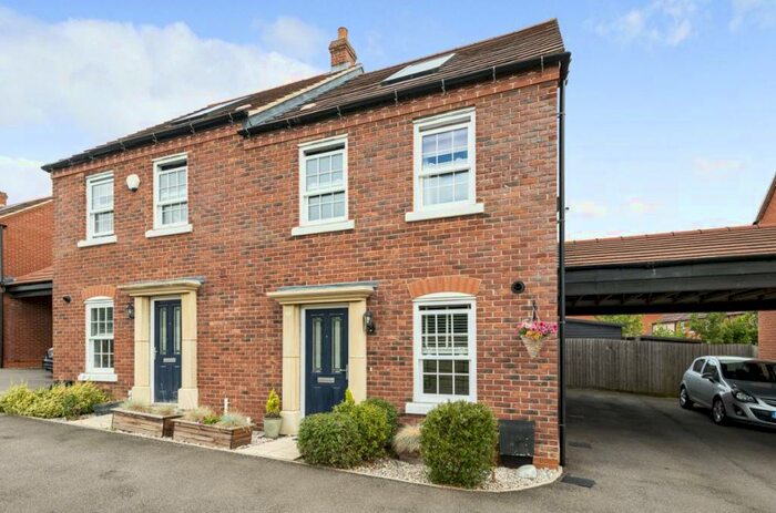 3 Bedroom Semi-Detached House To Rent In Brocklehurst Road, Kempston, Bedford, MK42