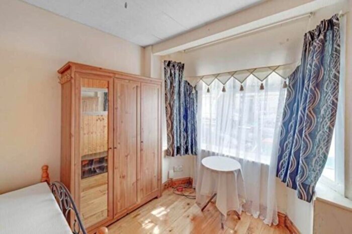 3 Bedroom Terraced House For Sale In Varley Road, Canning Town, E16