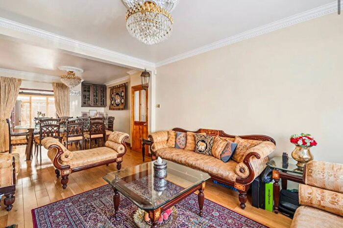 7 Bedroom Town House For Sale In Beverstone Road, Thornton Heath, CR7