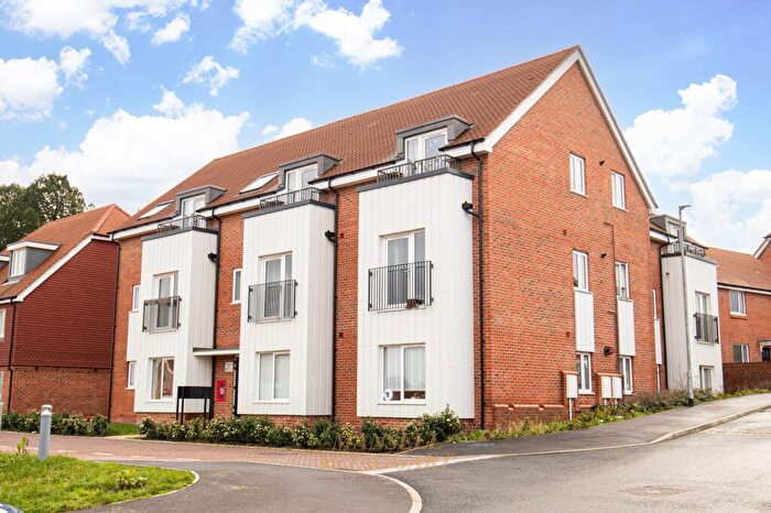 2 Bedroom Flat For Sale In Butlers Way, East Grinstead, RH19