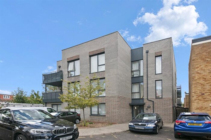 2 Bedroom Maisonette For Sale In Lovell Road, Southall, UB1