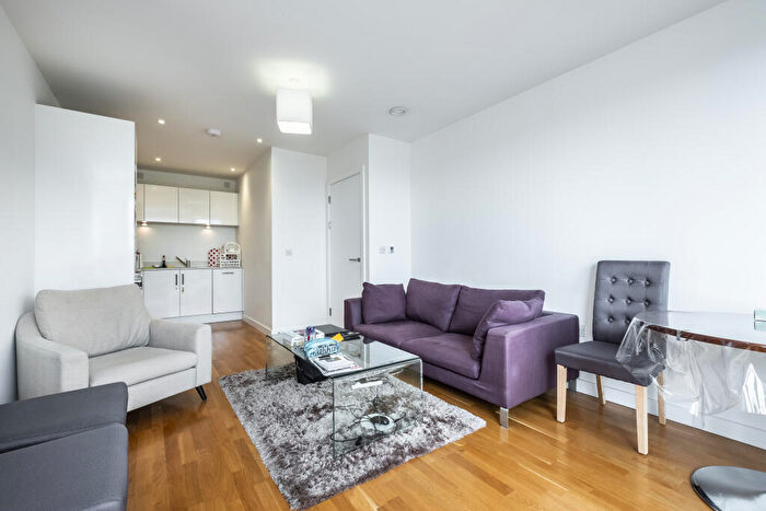1 Bedroom Apartment To Rent In Icon Apartments, Stepney Green, E1