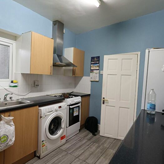 2 Bedroom Flat To Rent In Katherine Road, London, E6
