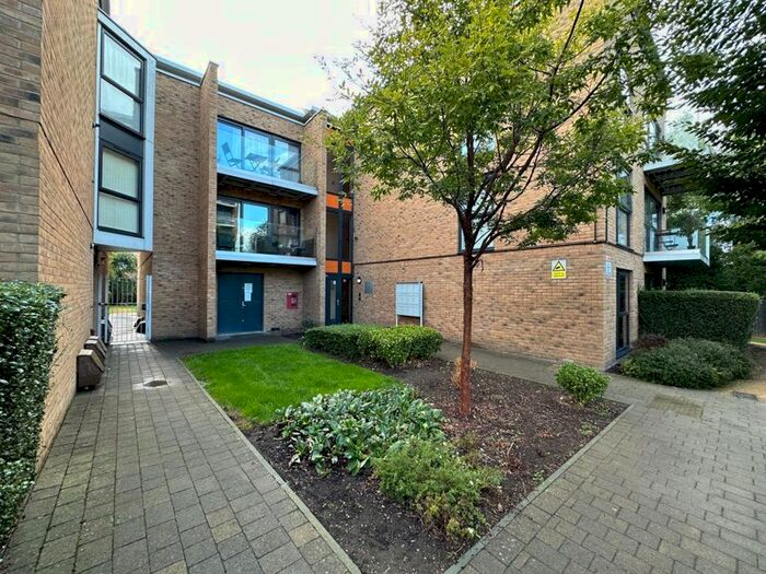 2 Bedroom Flat To Rent In Zodiac Close, Edgware, HA8