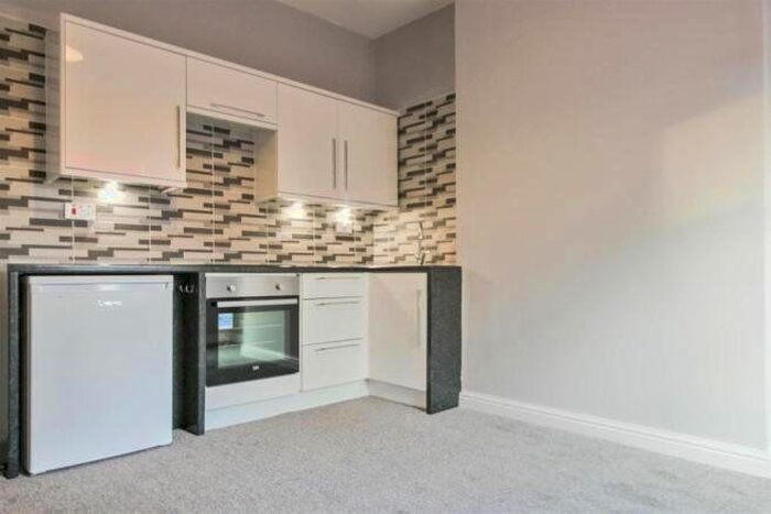 1 Bedroom Maisonette To Rent In Church Road, Brownhills, Walsall, WS8