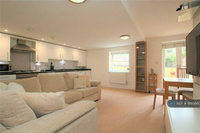2 Bedroom Flat To Rent In Kendrick Road, Reading, RG1