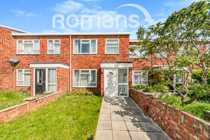 3 Bedroom Semi-Detached House To Rent In Rothwell Walk, Caversham, Reading, RG4