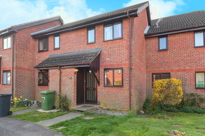 2 Bedroom End Of Terrace House To Rent In Balmoral Way, Petersfield, GU32