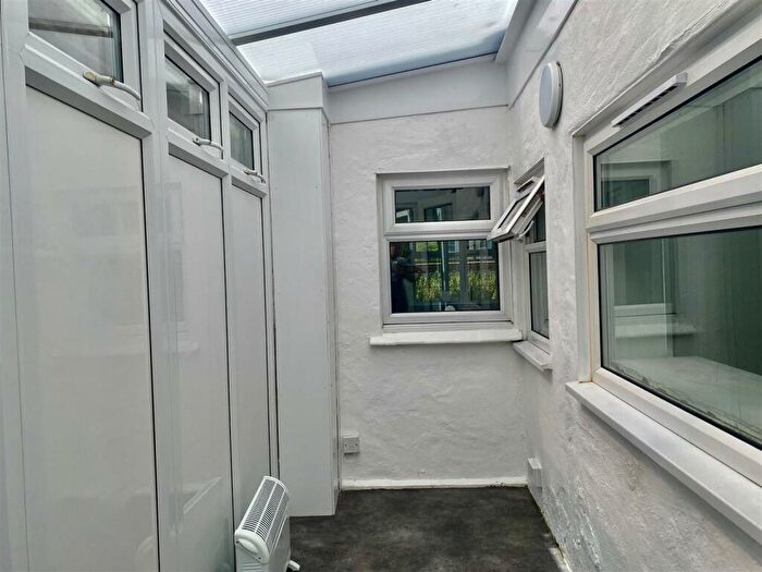 2 Bedroom House To Rent In Park Road, Worthing, BN11